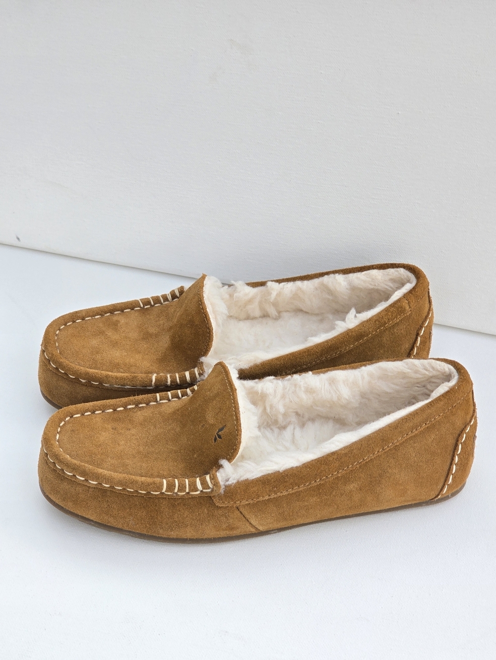 Koolaburra UGG Womens Lezly Suede Sz 7 Loafers Slippers house shoes Brown EUC
